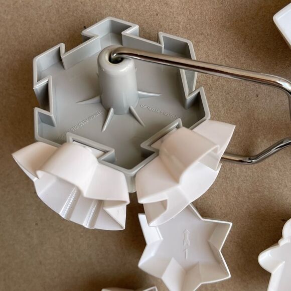 Vintage Wilton Roll-Along Cookie Cutter Multi Christmas Holiday Shapes - Picture 7 of 17